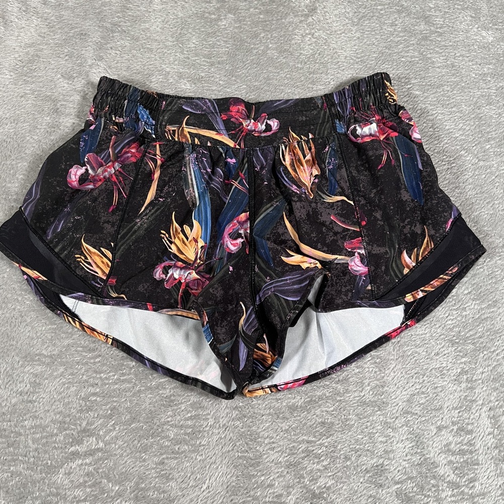 Lululemon Hotty Hot II Shorts Womens 6 Black Veiled Floral Tropical 2.5" Running